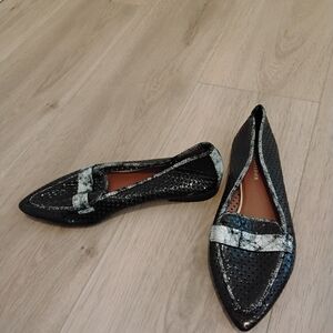 Donald J. Pliner Ava PreforatedM Loafers | Women’s Size 8